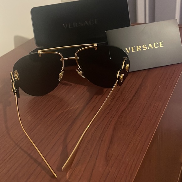 VERSACE SUNGLASSES - Picture 5 of 5